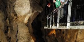 CroppedImage270137-4f700a5246a59_134_waitomocavepeople-enlarge